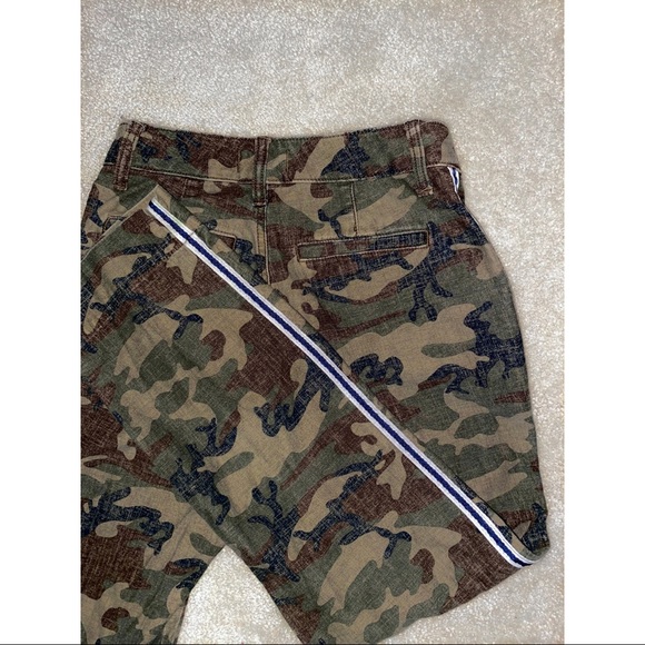 Abercrombie + Fitch Camo High Rise Pants - Picture 3 of 4